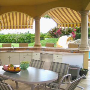 Matching Your Awning to Your Home’s Aesthetics